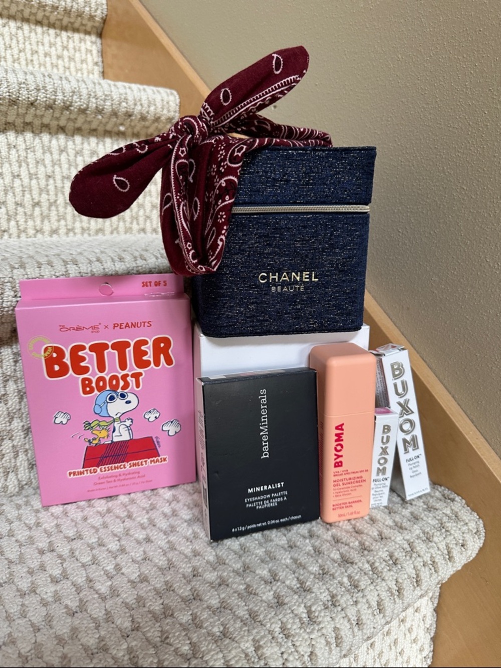 Mother’s Day bundle with CHANEL Beauté Cosmetic Case.
